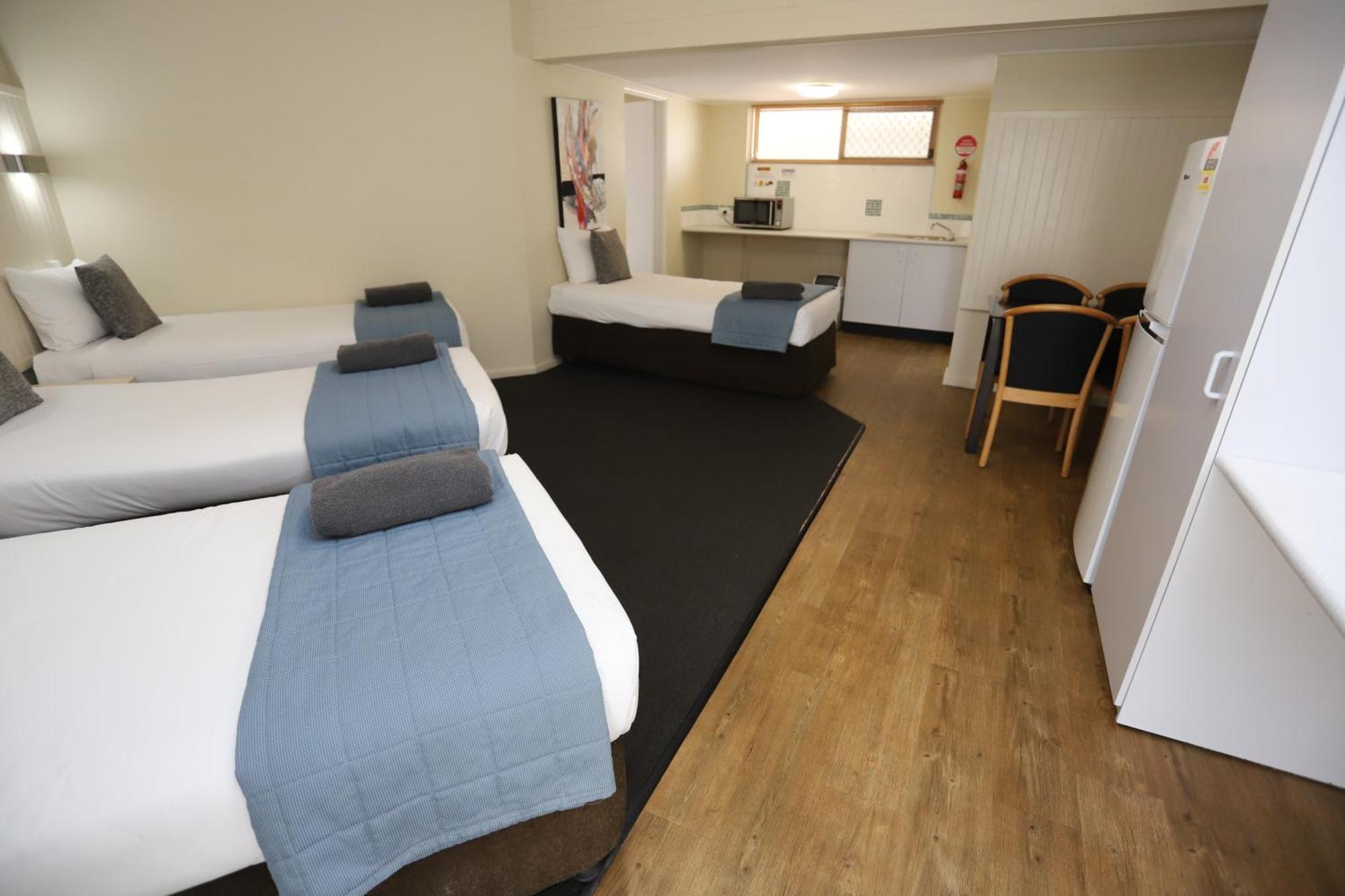 Sleepy Hill Motor Inn Раймонд-Террас Экстерьер фото