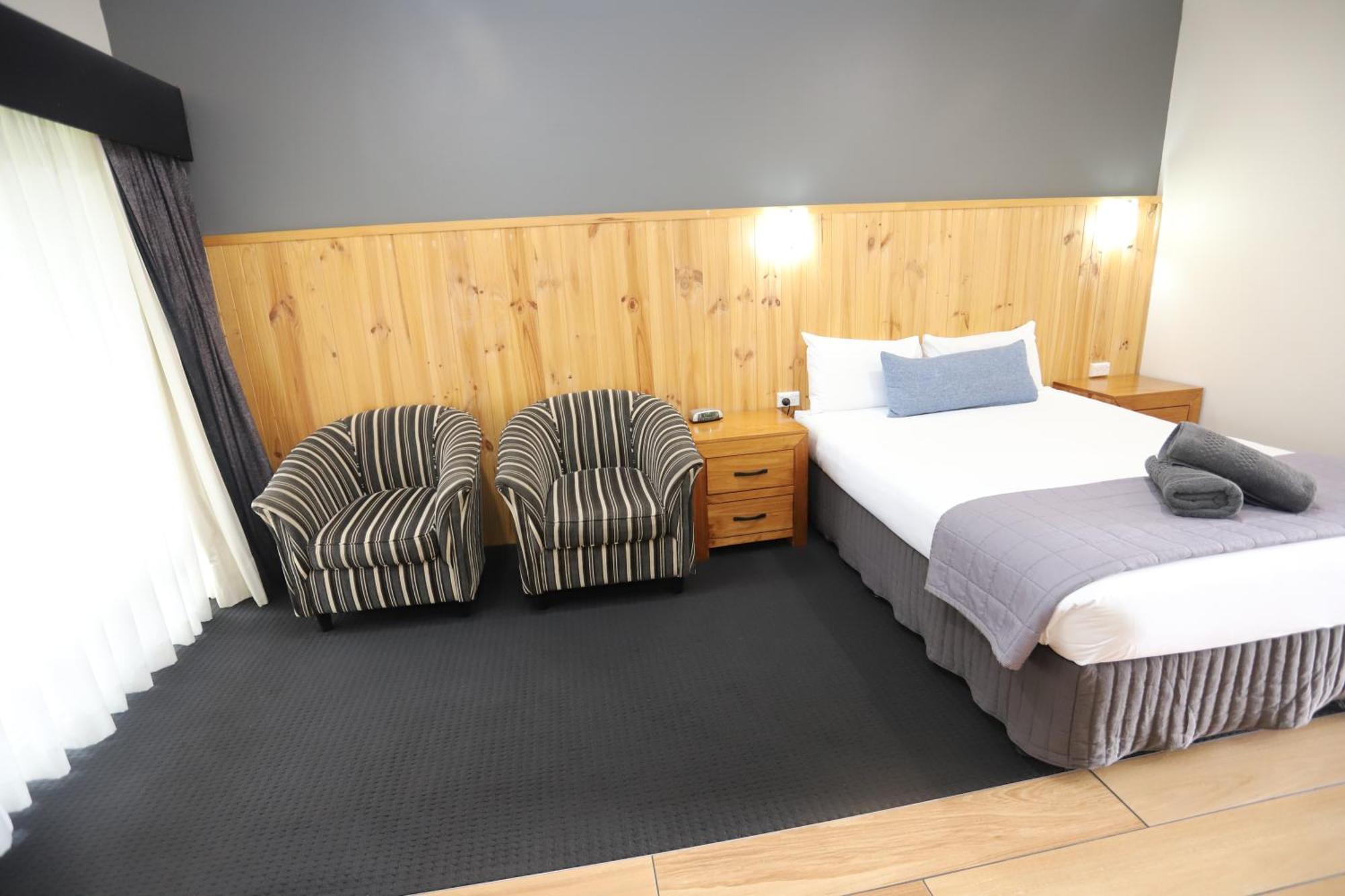 Sleepy Hill Motor Inn Раймонд-Террас Экстерьер фото