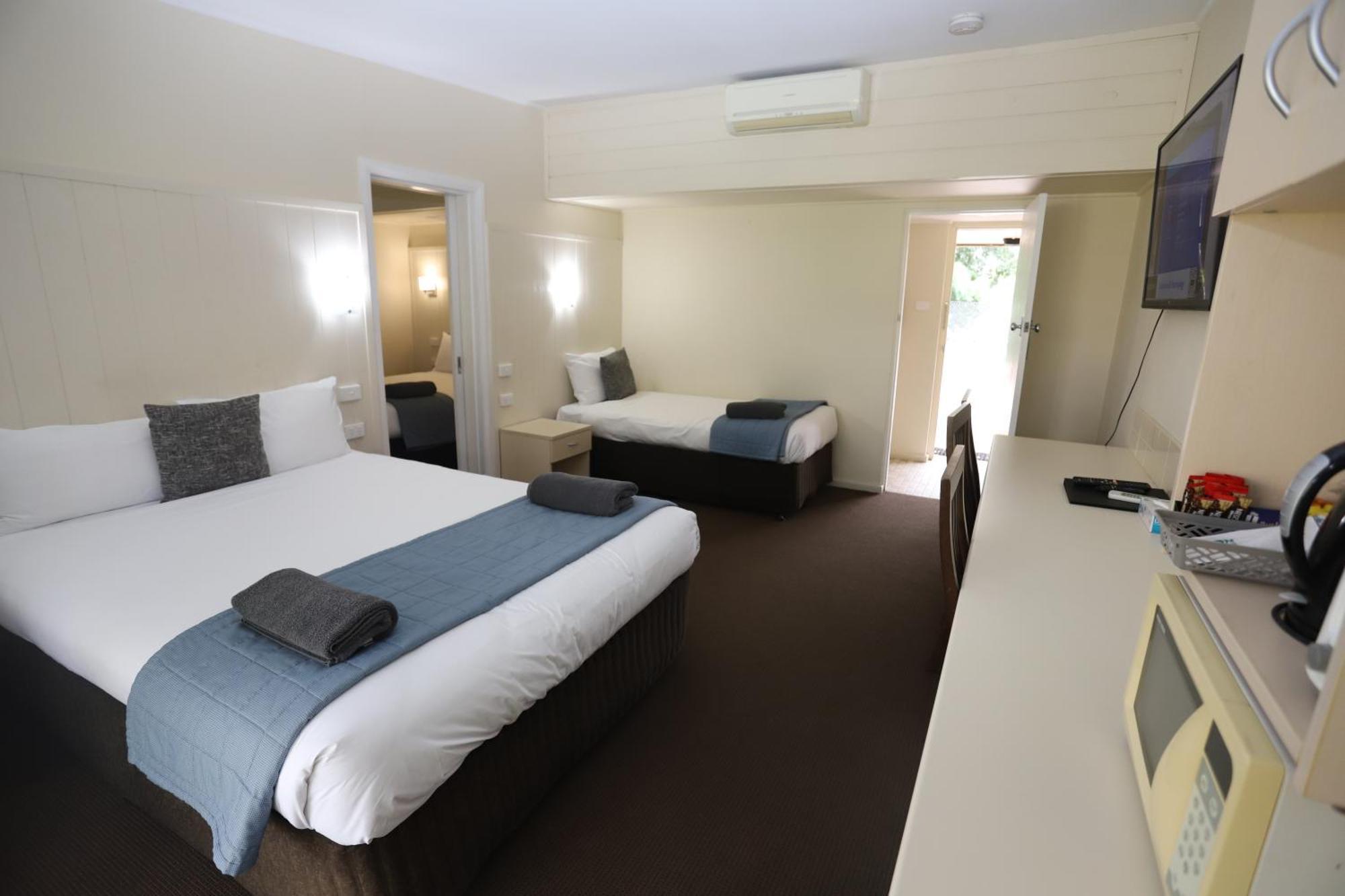 Sleepy Hill Motor Inn Раймонд-Террас Экстерьер фото
