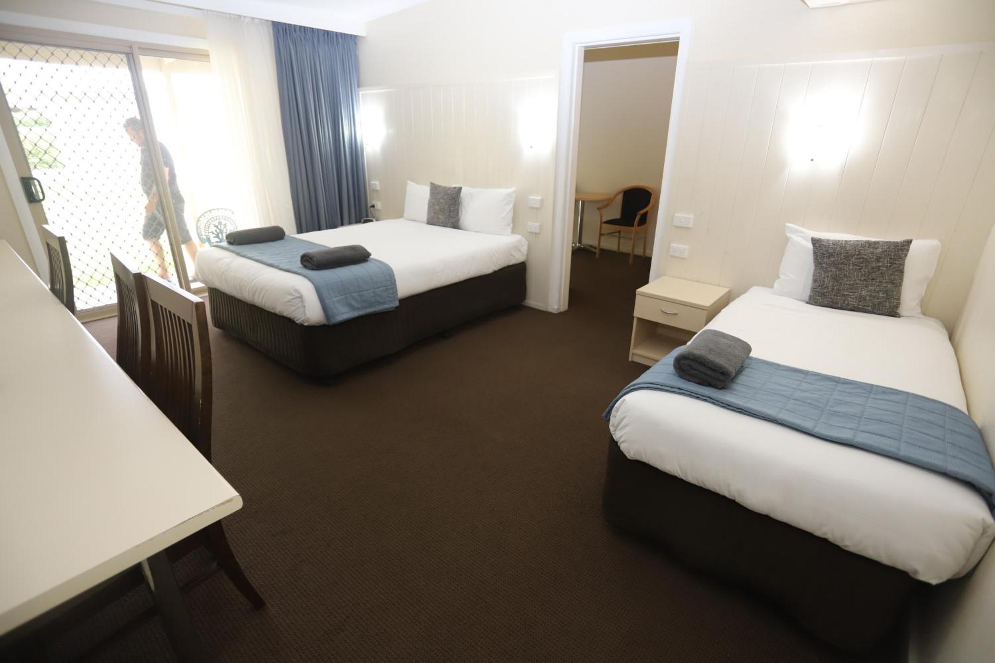 Sleepy Hill Motor Inn Раймонд-Террас Экстерьер фото