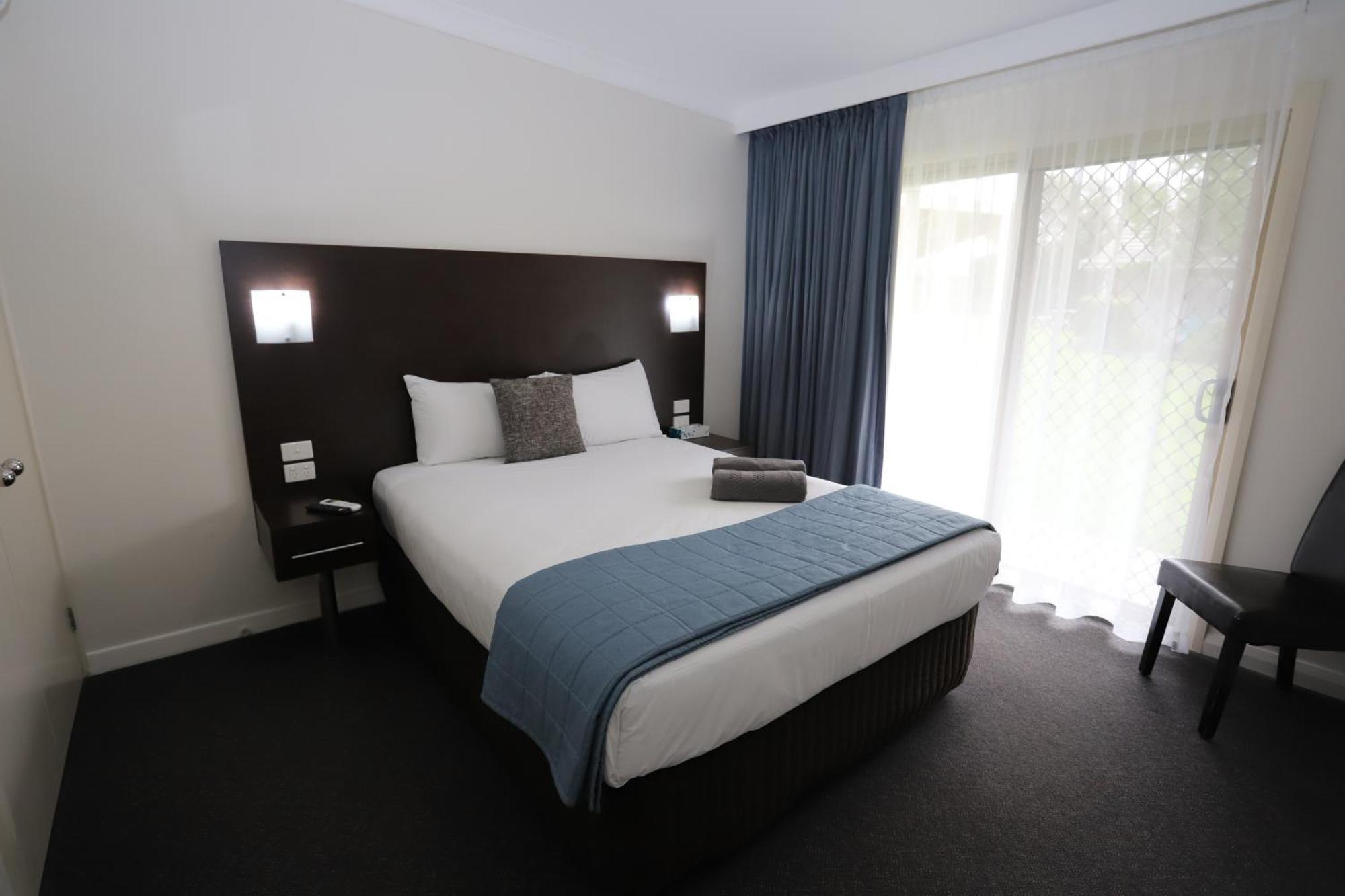 Sleepy Hill Motor Inn Раймонд-Террас Экстерьер фото